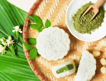 Bánh Trung thu nhân trà xanh hương hoa nhài