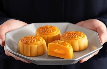 Bánh trung thu nhân trứng chảy